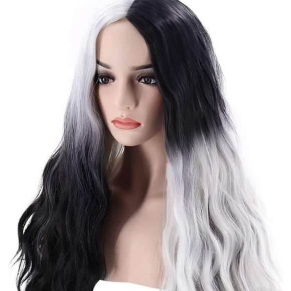 26” 🧟‍♀️BLACK & SILVERISH GREY SPLIT DYE WIG